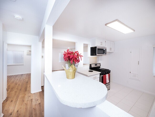 Photo - 3042 Livonia Ave