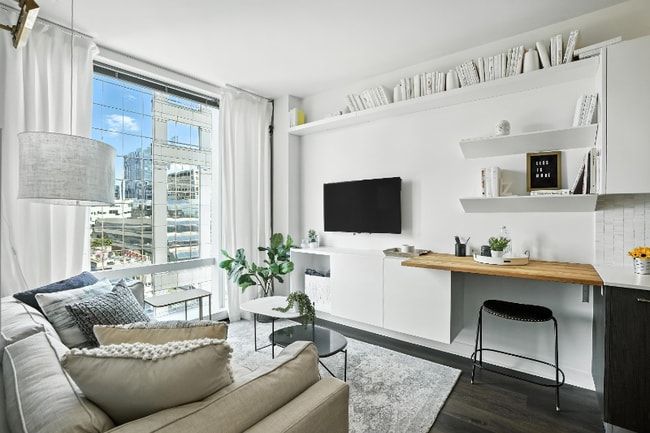 Photo - 101 W Wacker Dr