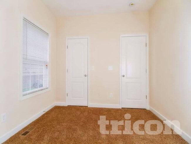 Photo - 1015 Golf View Way