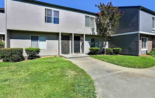 Photo - 3370 Northwood Dr. Townhome