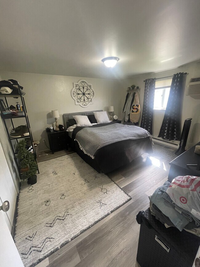 Photo - Locust Hill Apartments - 1-12 Locust Hill Dr