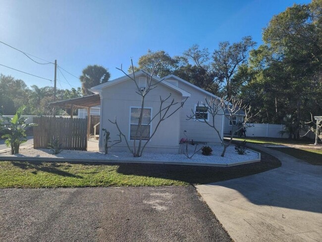 Photo - 257 14th St Casa