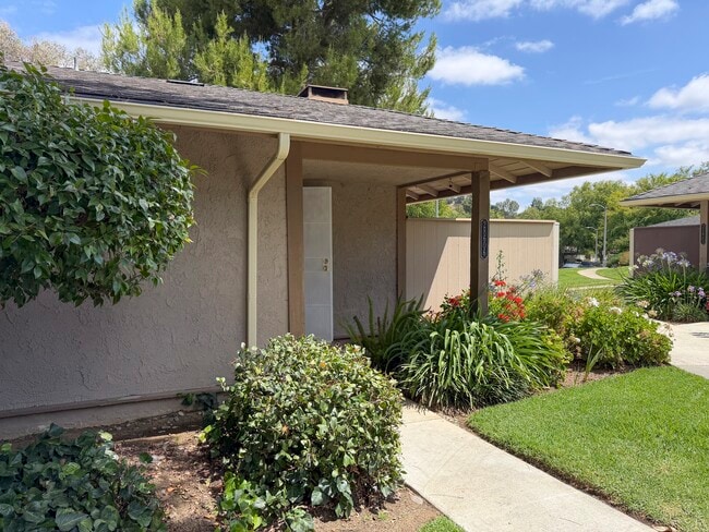 Building Photo - 28606 Conejo View Dr Unit 28606 Conejo View Dr, Agoura Hills