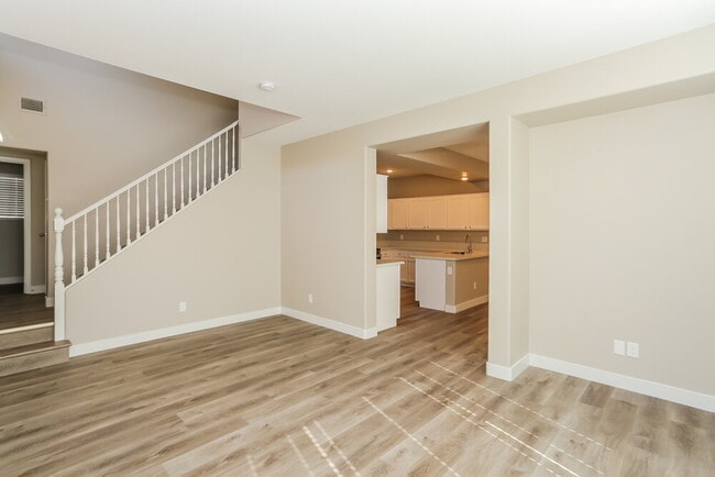 Photo - 5712 Athinas St