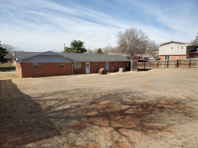 Photo - 2819 N Lincoln St