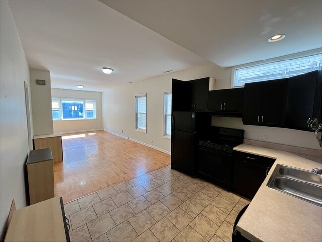 Photo - 1720 N Western Ave Apartamentos Unidad 1