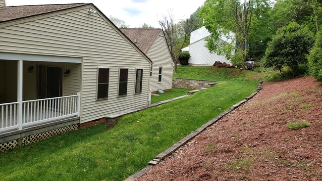 Photo - 1542 Surry Hill Ct