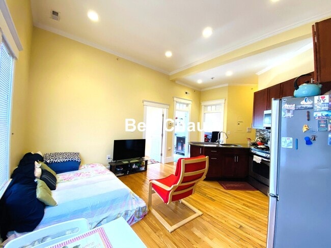 Building Photo - 156 Magazine St Unit 34B