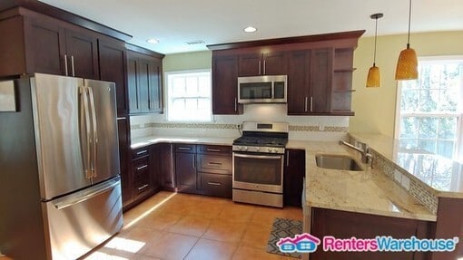 Photo - 1498 Deerwood Dr