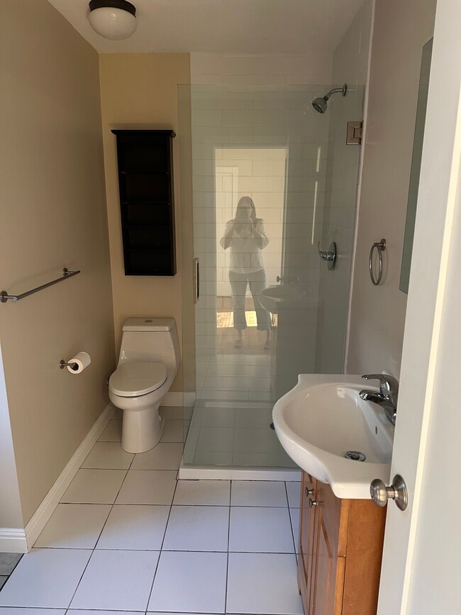 Photo - 119 Commercial St