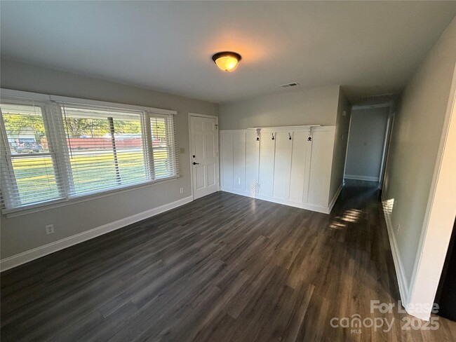 Photo - 6202 Clearwater Dr