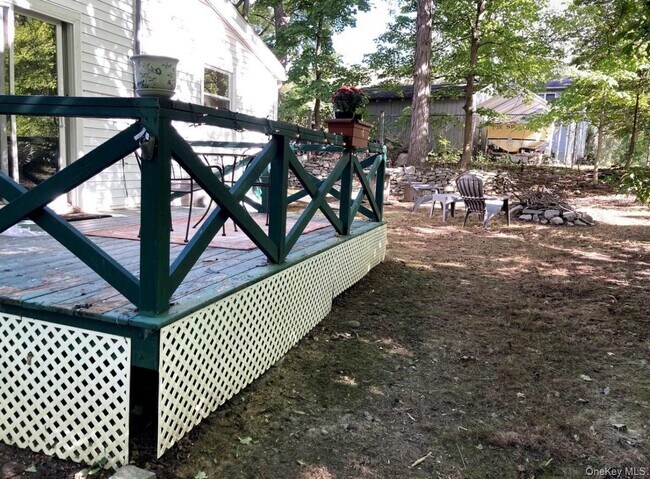 Photo - 21 De Russey Ln