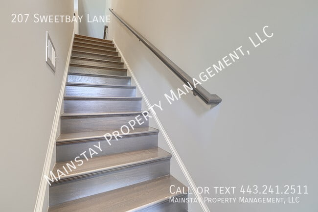 Photo - 207 Sweetbay Ln