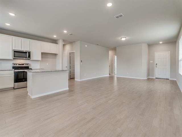 Photo - 920 Ravenwood Ln