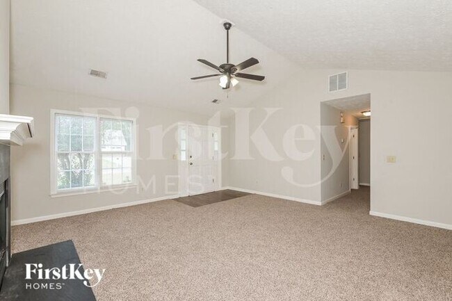 Photo - 484 Rhett Dr