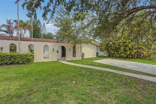 Building Photo - 11860 SW 81st Rd