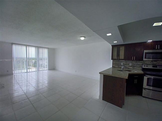 Building Photo - 16740 NE 9th Ave Unit 805 Rental