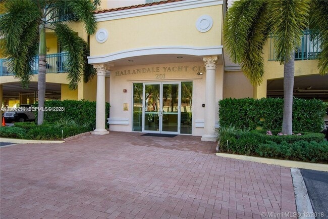 Photo - 201 Golden Isles Dr Unit 409