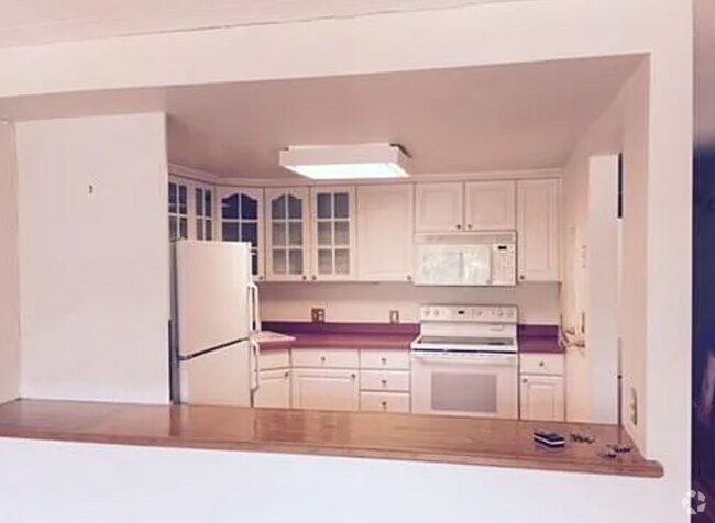 Building Photo - 1247 Beacon St Unit 1243-3A Rental