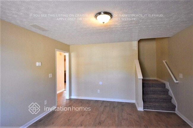 Photo - 727 Trickle Ln