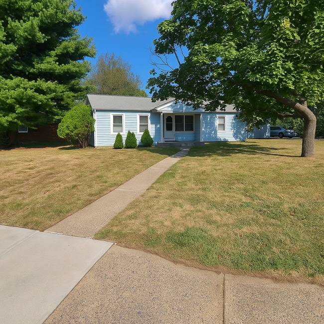 Building Photo - Spacious 3-Bedroom Rancher with Family Roo... Rental