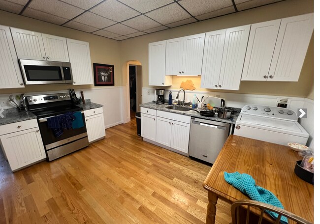 Building Photo - 28 Cameron Ave