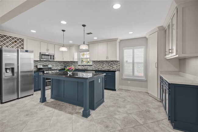 Photo - 10303 Greenwillow Dr