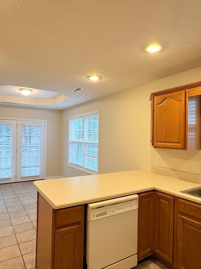 Photo - 338 Catalpa Cir