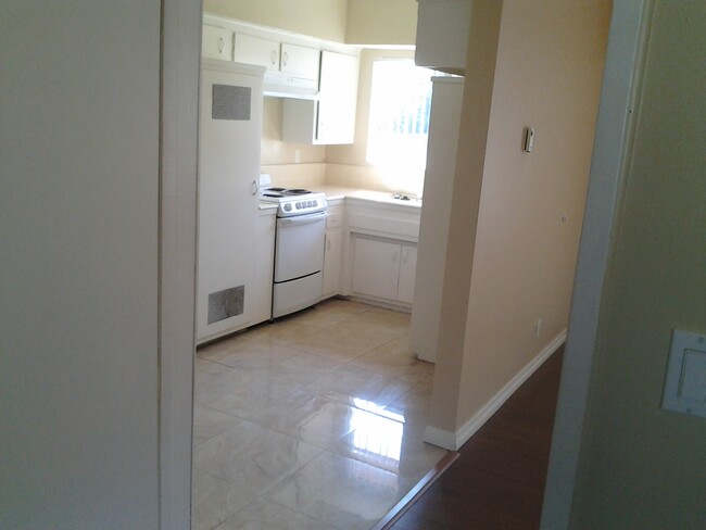 Kitchen - 6016 Norwalk Blvd Apartamentos Unidad G