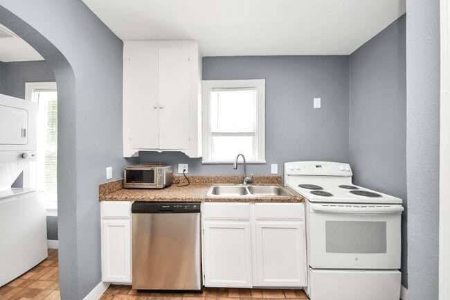 Photo - 3012 Isabella St