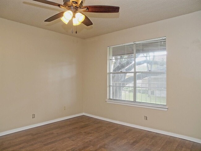 Photo - 509 Cedar Dr Unit 201