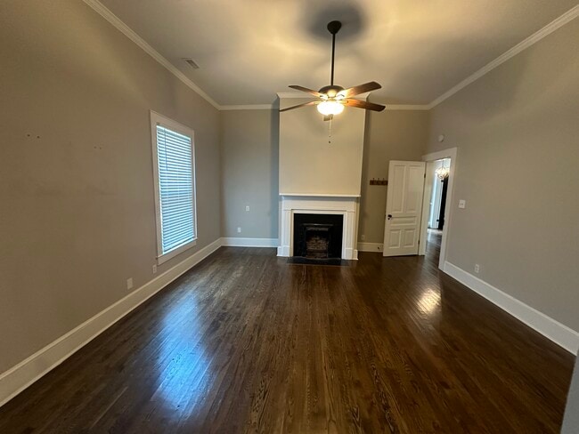 Photo - 600 W Mountain St