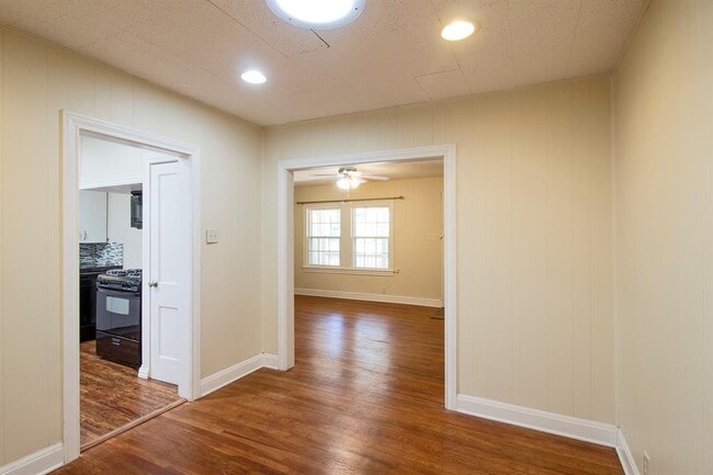 Photo - 4700 Evans Ave
