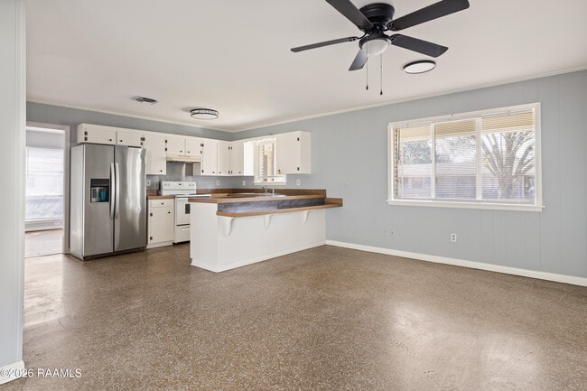 Photo - 207 Ashwood Dr