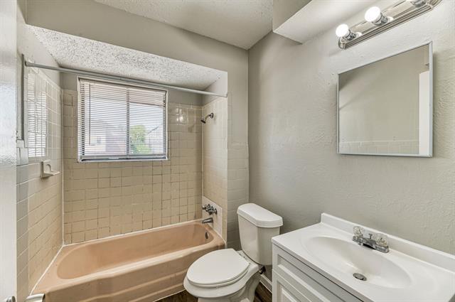 Photo - 5315 Columbia Ave Unidad 214