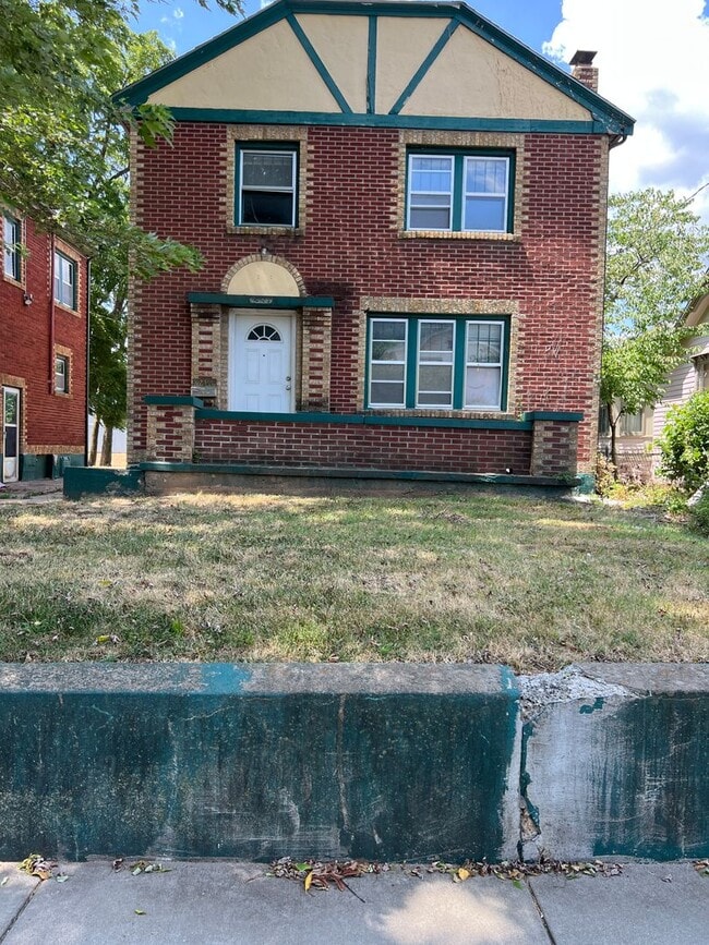3 bedroom/1 bath house - 3 bedroom/1 bath house