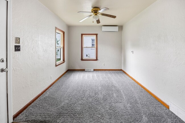 Photo - 1 Bedroom/ 1 Bath Home - Fenced in back yard and 1 Stall Garage