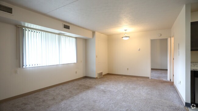 Living Room - 1BR, 1BA - 678 SF