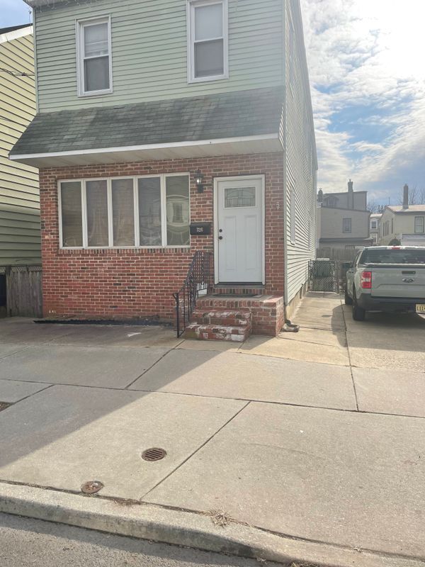 Photo - 326 MERCER ST