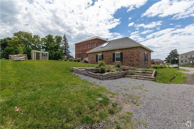 Building Photo - 100 Vollum Rd Rental