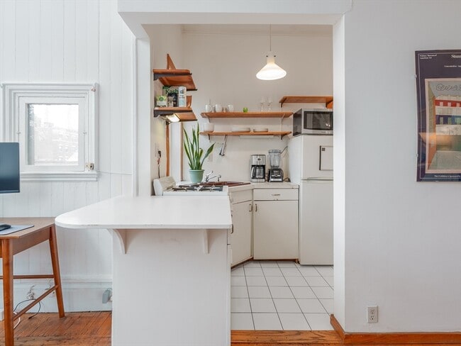 Photo - 31 Pinckney St Unit 4B