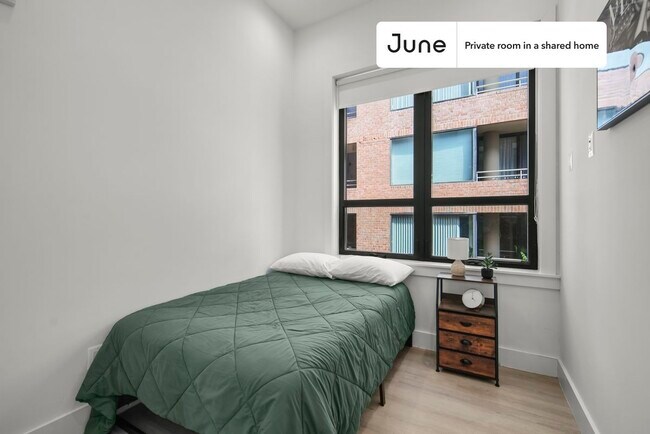 Building Photo - Room in Shared 3 bed/2 bath home in Dupont Circle Unit B