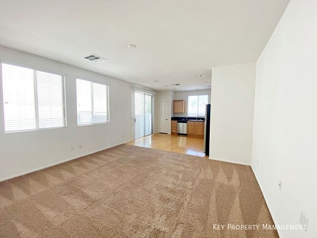 Photo - 682 Homewillow Ave