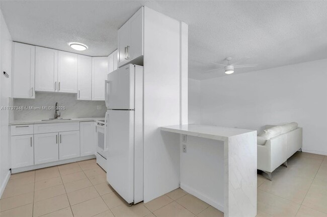 Photo - 4590 SW 67th Ave Unidad 19