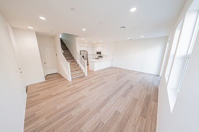 10733 Graphite St