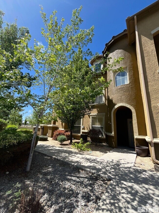 Building Photo - 1325 S Meadows Pkwy Unit 124 Rental