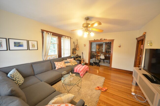 Photo - Very nice 3 bed 1 bath in Brighton.... SEPT 1ST MOVE IN