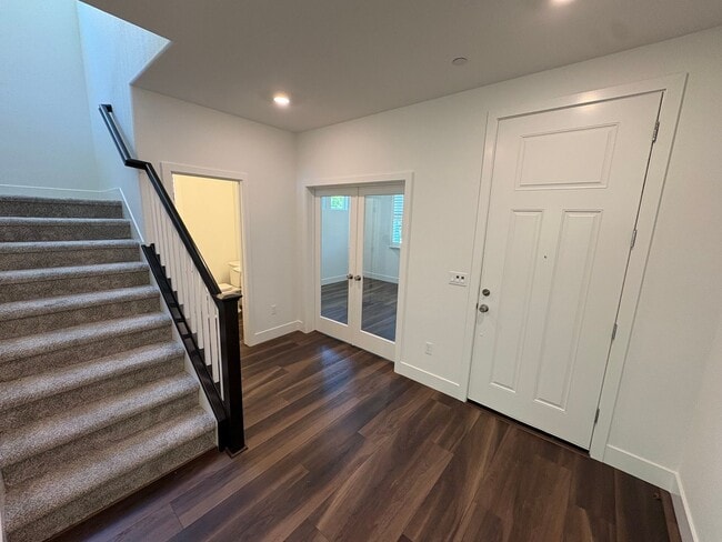 Photo - Beautiful 4 Bedroom 3 Bath Brentwood Home With SOLAR