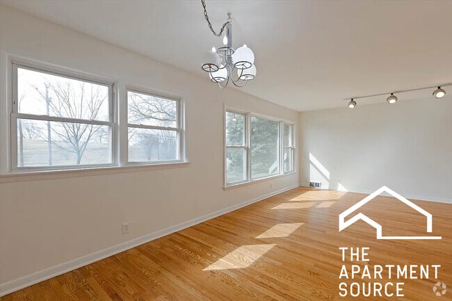 Building Photo - 4538 Dempster St Rental
