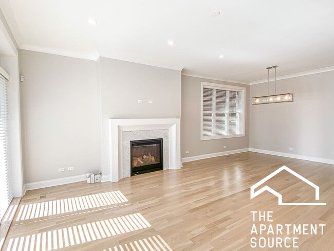 Photo - 3347 N Kenmore Ave Unit 1N